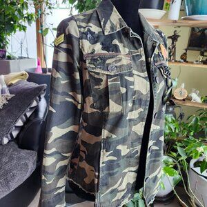 Jolt Camouflage Button Jacket with Patches Small
